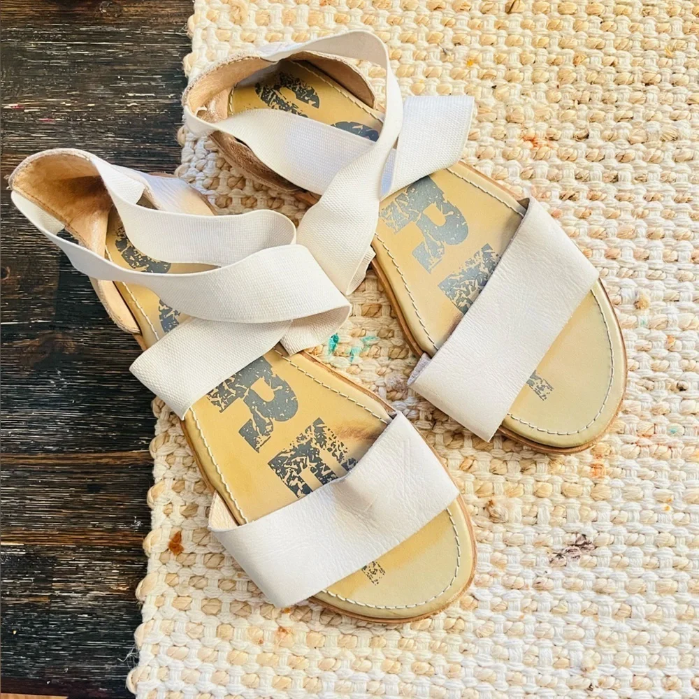 Sorel Cream Strappy Sandals Size 9.5 – Coastal Resort Neutral Summer Shoes